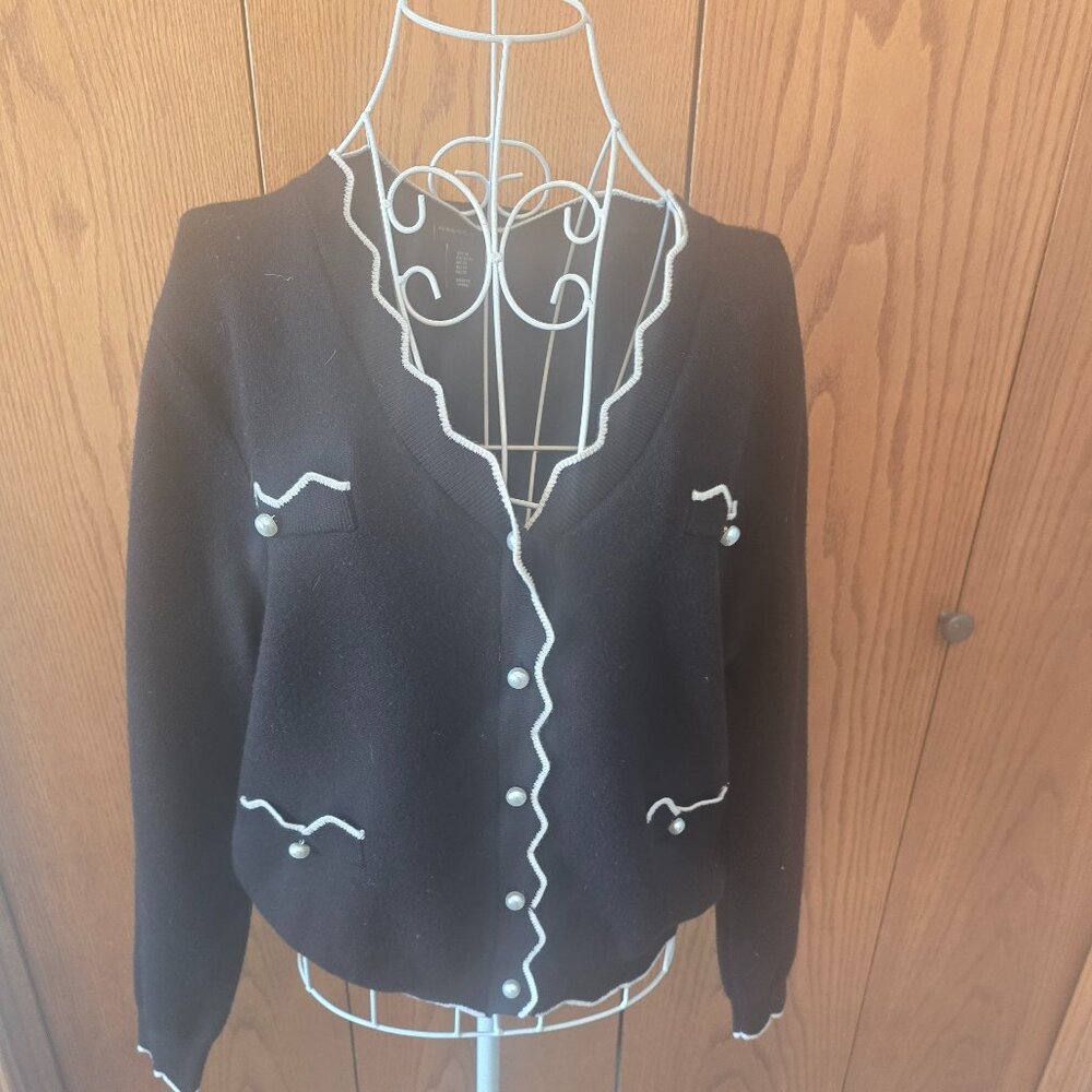 Adrienne Vittadini Black Pearl Button Cardigan Sweater Size M EUC Luxury